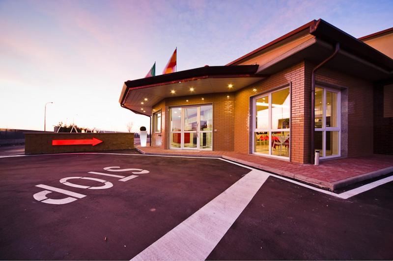 Motel Autosole Vip Castelnuovo Scrivia Εξωτερικό φωτογραφία