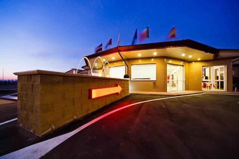 Motel Autosole Vip Castelnuovo Scrivia Εξωτερικό φωτογραφία